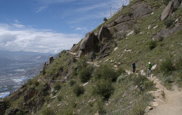 Un vrai sentier à deux pas de Lhasa.