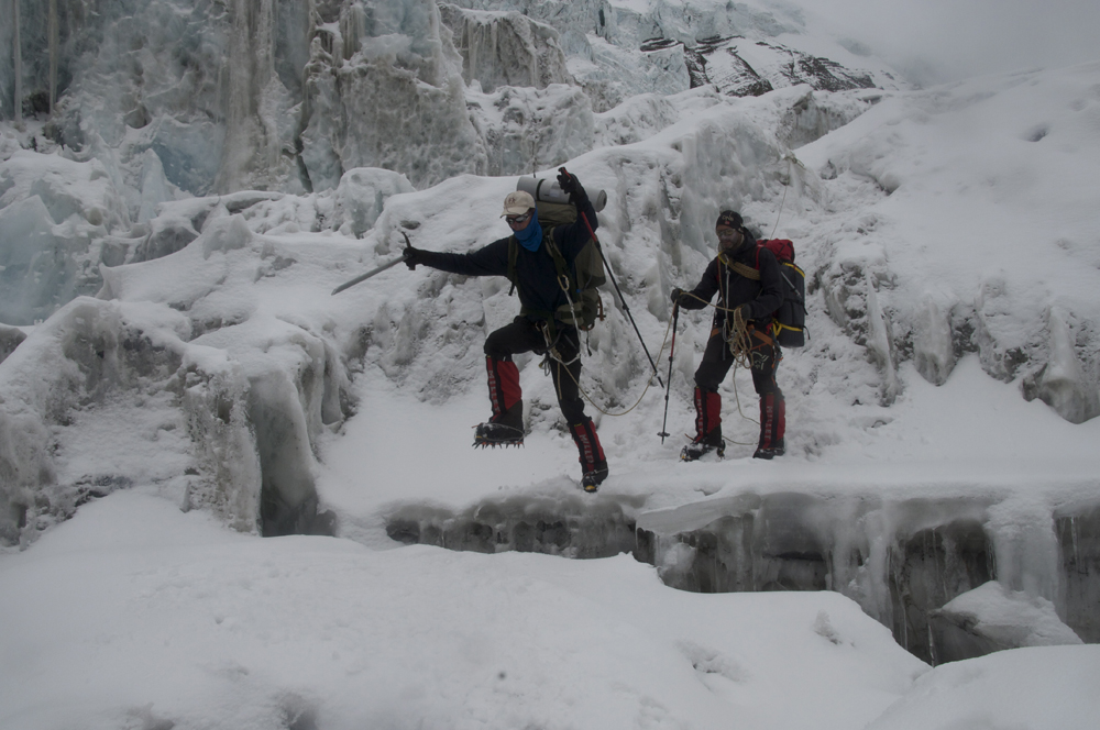 Himlung Himal, nice jump ! on the glacier.